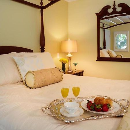 Seaglass Inn Bed And Breakfast Мельбурн-Бич Номер фото