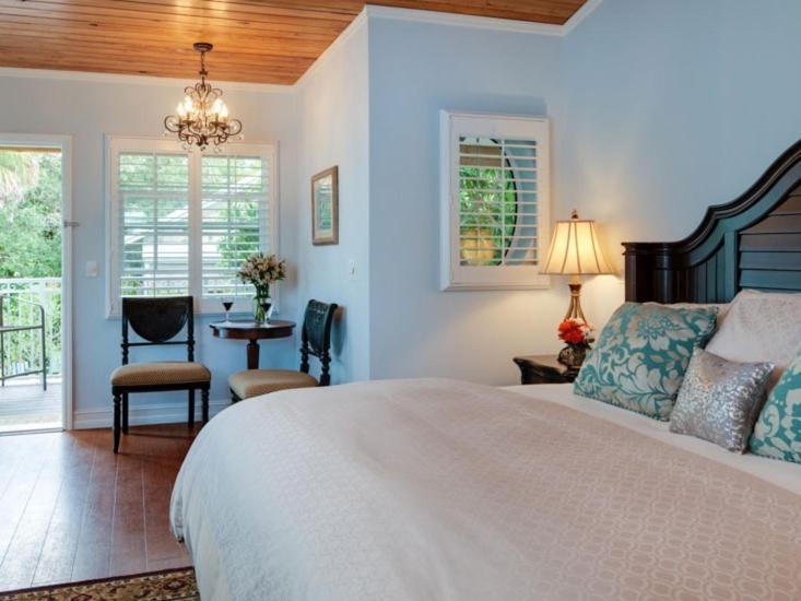Seaglass Inn Bed And Breakfast Мельбурн-Бич Экстерьер фото